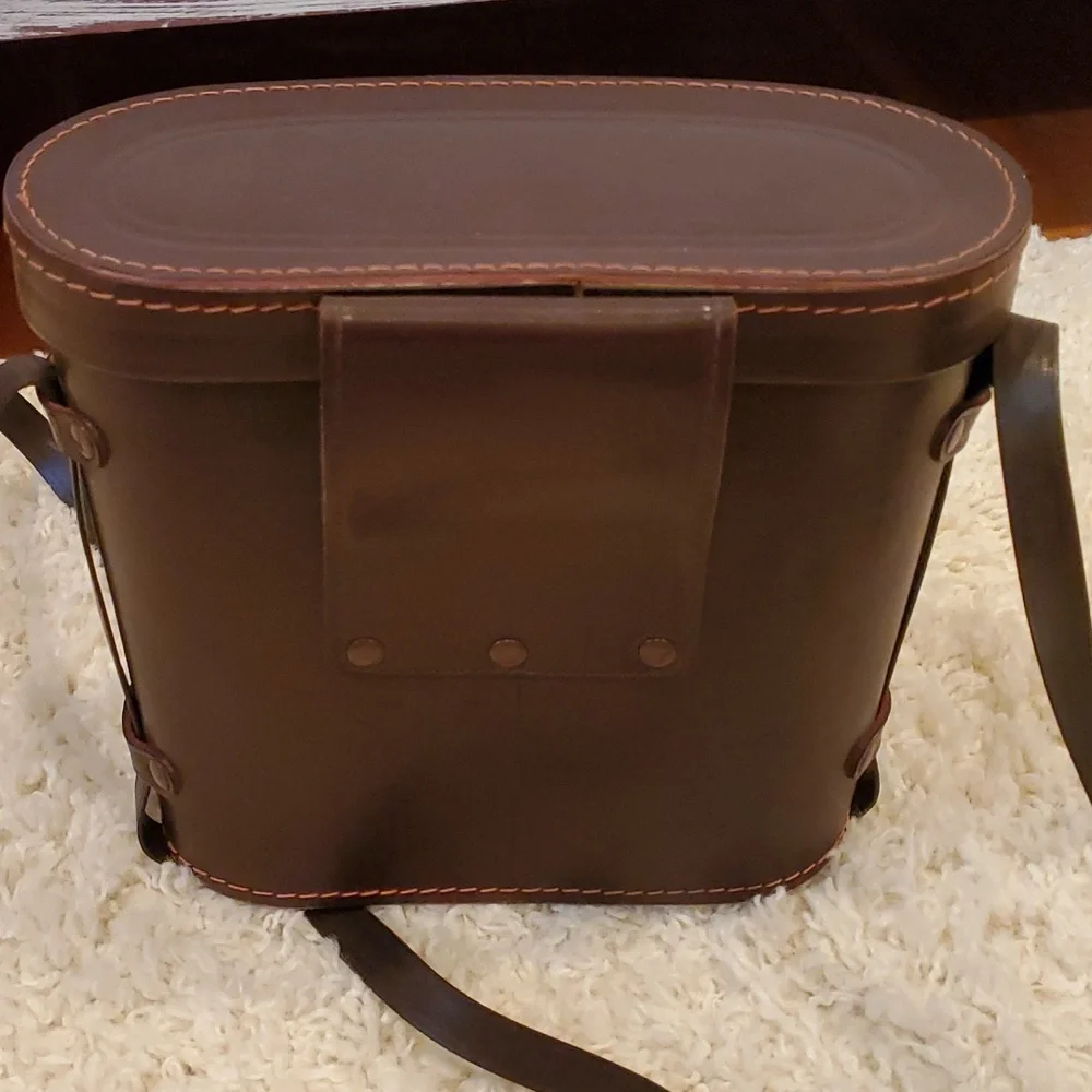 Vintage Japanese Binoculars With Leather Carrying Case - Picture 10 of 13